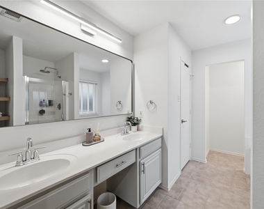 8625 Stetson - Photo Thumbnail 8