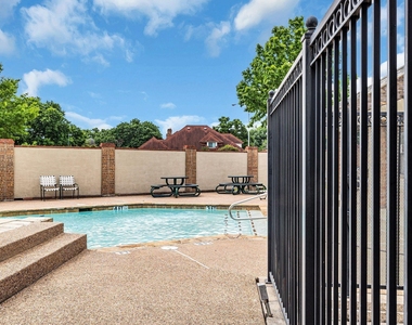 332 W Harwood Road - Photo Thumbnail 27