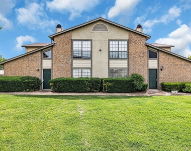 332 W Harwood Road - Photo Thumbnail 1
