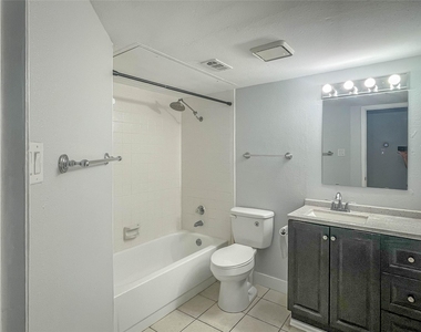 332 W Harwood Road - Photo Thumbnail 10