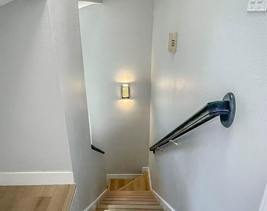 332 W Harwood Road - Photo Thumbnail 12