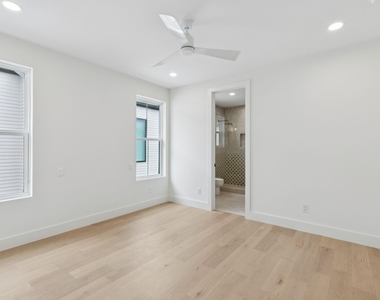 2026 Euclid Avenue - Photo Thumbnail 24