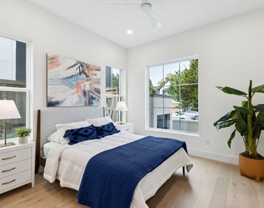 2026 Euclid Avenue - Photo Thumbnail 13