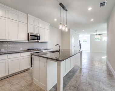 6523 Bowman Roberts Drive - Photo Thumbnail 6