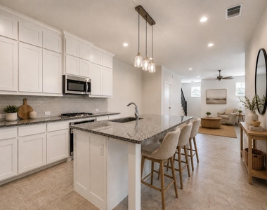 6523 Bowman Roberts Drive - Photo Thumbnail 5