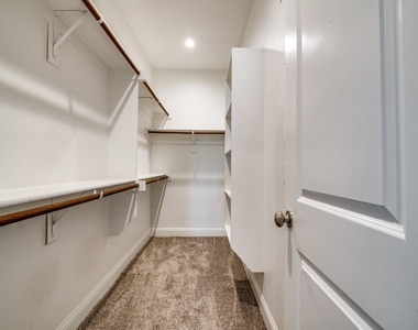 6523 Bowman Roberts Drive - Photo Thumbnail 13
