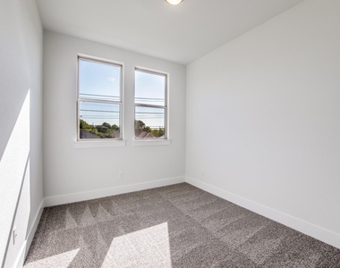 6523 Bowman Roberts Drive - Photo Thumbnail 15