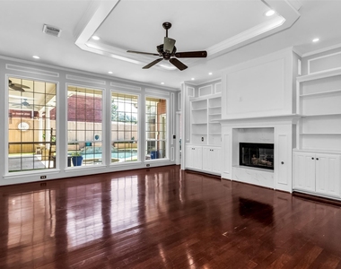 4404 Hollow Oak Drive - Photo Thumbnail 3