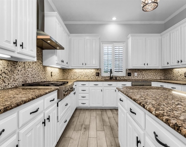 4404 Hollow Oak Drive - Photo Thumbnail 14