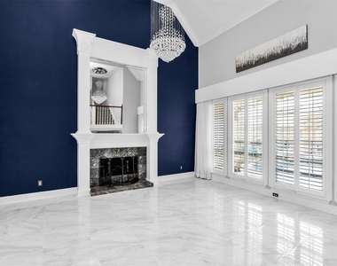 4404 Hollow Oak Drive - Photo Thumbnail 6