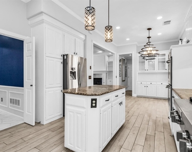 4404 Hollow Oak Drive - Photo Thumbnail 13