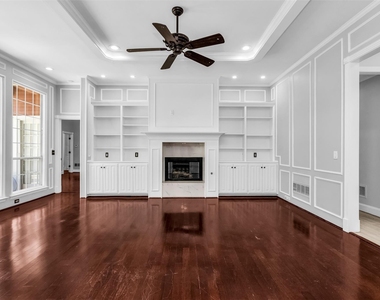 4404 Hollow Oak Drive - Photo Thumbnail 5