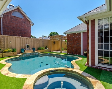 4404 Hollow Oak Drive - Photo Thumbnail 34
