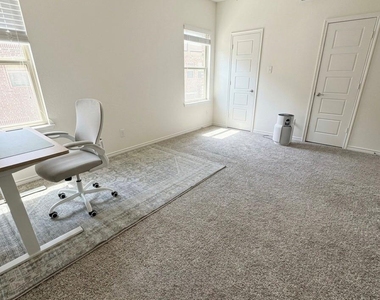2450 Siskiyou Street - Photo Thumbnail 14