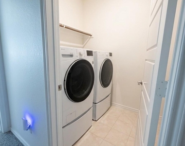2450 Siskiyou Street - Photo Thumbnail 13