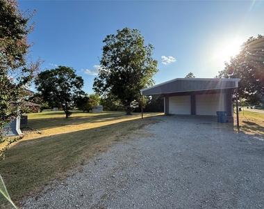 602 East Street - Photo Thumbnail 2