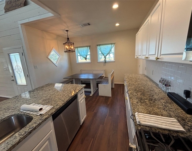 602 East Street - Photo Thumbnail 7