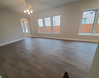2321 Birdwell Cove - Photo Thumbnail 9
