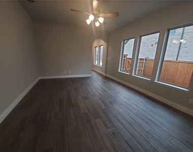 2321 Birdwell Cove - Photo Thumbnail 12