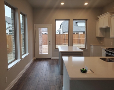 2321 Birdwell Cove - Photo Thumbnail 5
