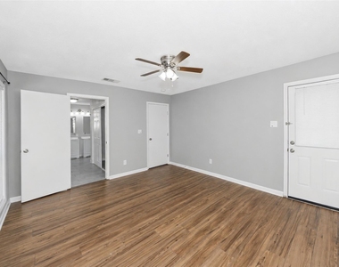 1701 Brook Hollow Drive - Photo Thumbnail 10