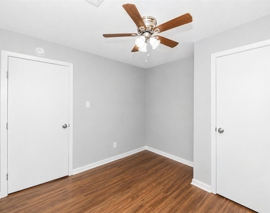 1701 Brook Hollow Drive - Photo Thumbnail 18
