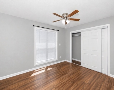 1701 Brook Hollow Drive - Photo Thumbnail 16