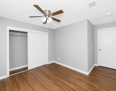 1701 Brook Hollow Drive - Photo Thumbnail 15
