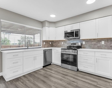5264 Pruitt Drive - Photo Thumbnail 13