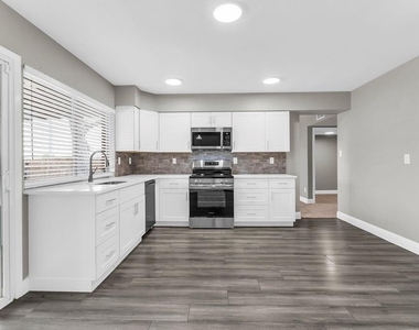 5264 Pruitt Drive - Photo Thumbnail 16