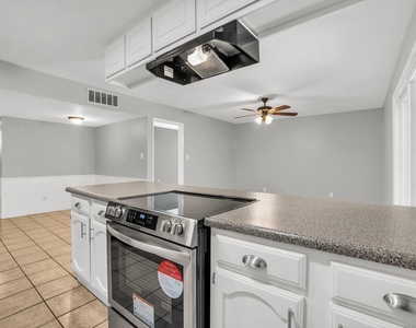 5613 Truitt Street - Photo Thumbnail 9