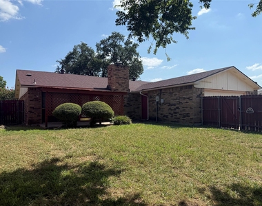 2114 Burrows Trail - Photo Thumbnail 15