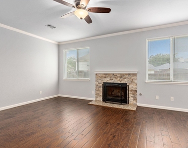 1704 Sandera Court - Photo Thumbnail 7