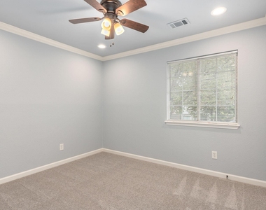 1704 Sandera Court - Photo Thumbnail 18