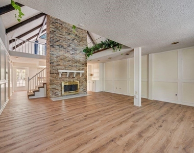 2119 Wilson Drive - Photo Thumbnail 9