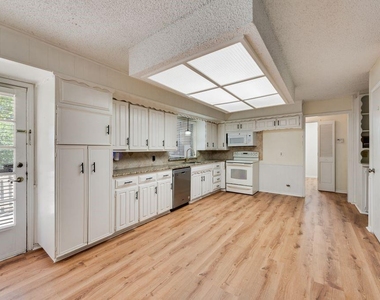 2119 Wilson Drive - Photo Thumbnail 10