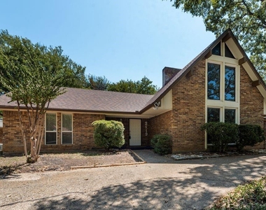 2119 Wilson Drive - Photo Thumbnail 3