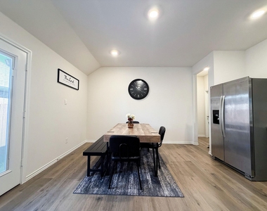 553 New Dawn Drive - Photo Thumbnail 6