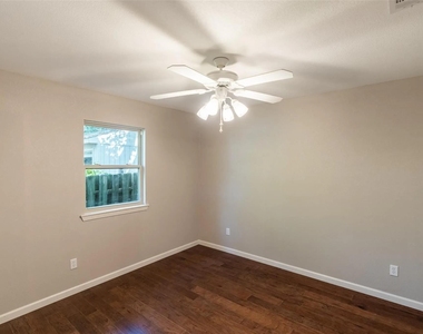 3105 Mitchell Street - Photo Thumbnail 13