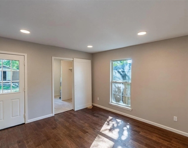 3105 Mitchell Street - Photo Thumbnail 8