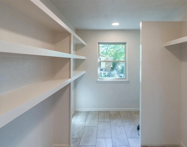 3105 Mitchell Street - Photo Thumbnail 9