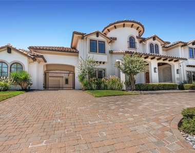 3759 Broadmoor Way - Photo Thumbnail 2