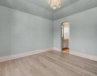 3759 Broadmoor Way - Photo Thumbnail 27