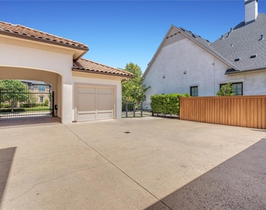 3759 Broadmoor Way - Photo Thumbnail 38