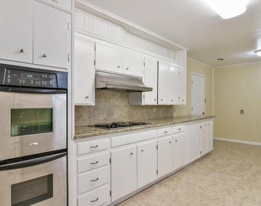 7233 Overhill Road - Photo Thumbnail 14