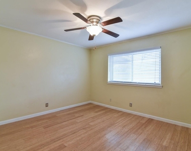 7233 Overhill Road - Photo Thumbnail 21