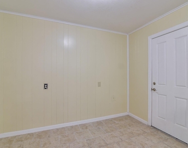 7233 Overhill Road - Photo Thumbnail 16