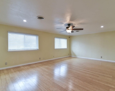 7233 Overhill Road - Photo Thumbnail 5