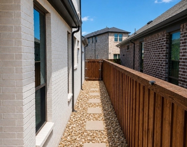 4872 Connor Place - Photo Thumbnail 12