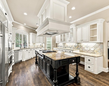 731 Lockridge Road - Photo Thumbnail 7